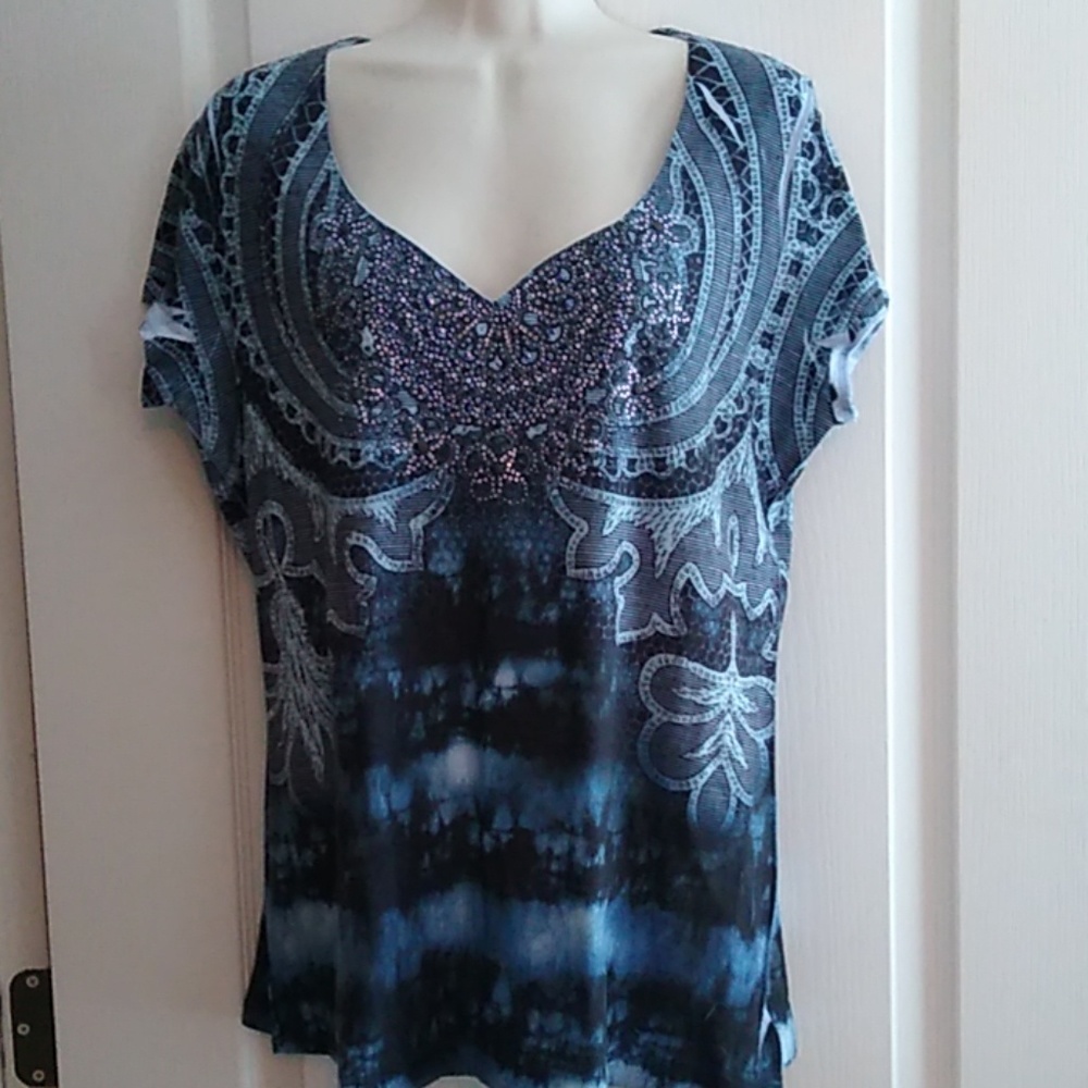 B.L.E.U. pretty embellished top size XL
